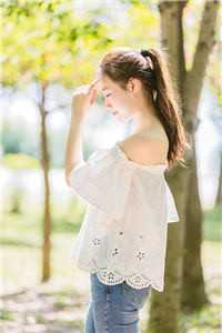 高考当天，我放任全村买AI眼镜作弊小说