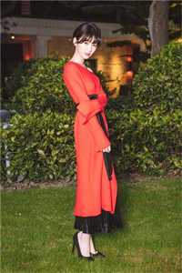 女兄弟穿婚纱恶搞婚礼现场后，我让他倾家荡产番外